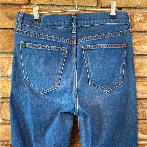 Old Navy Blue Ankle Cropped Jeans with Raw Hems - Picture 8 of 9